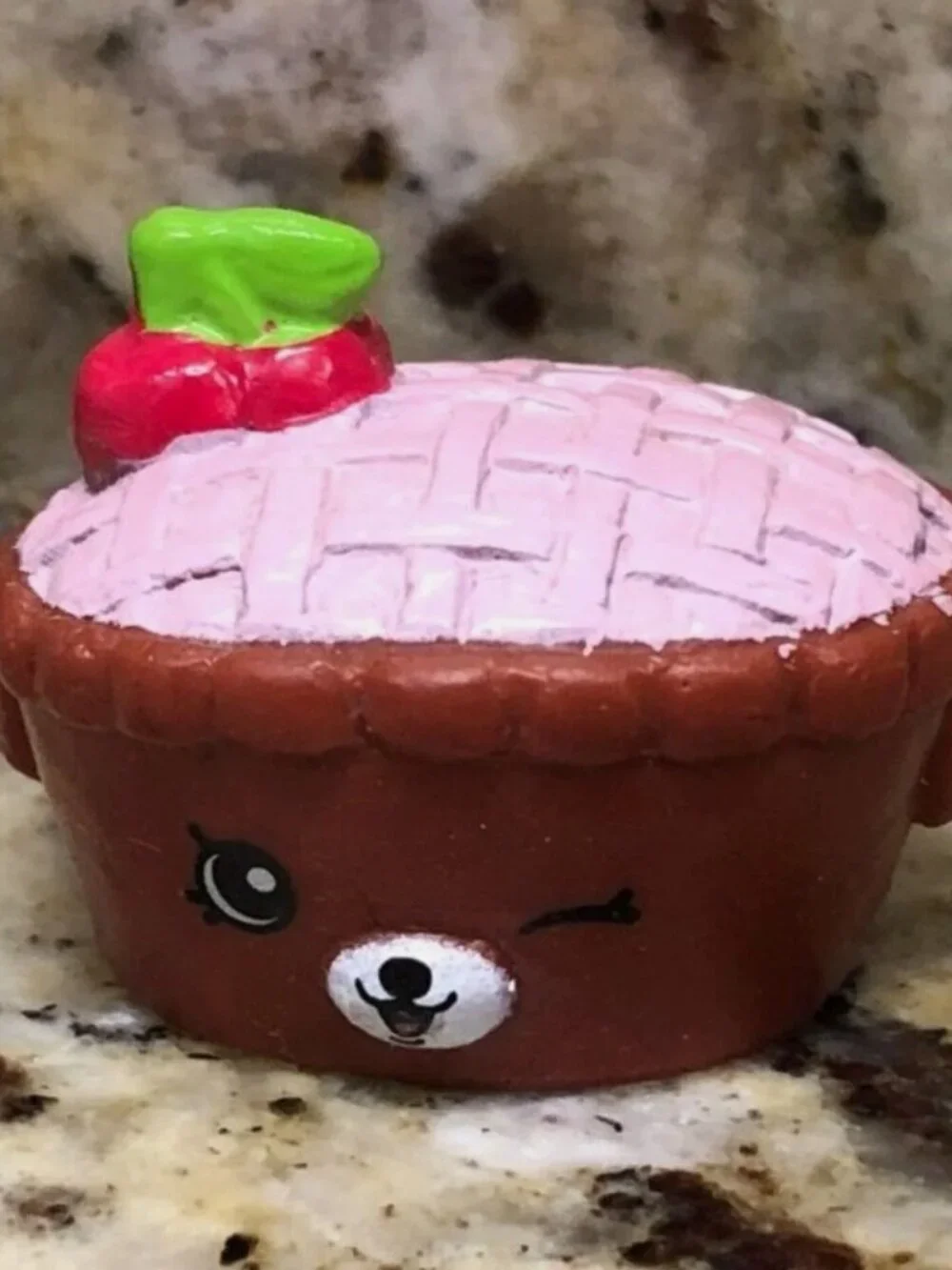 SPECIAL EDITION Series 4 Petkins Shy Pie Shopkins